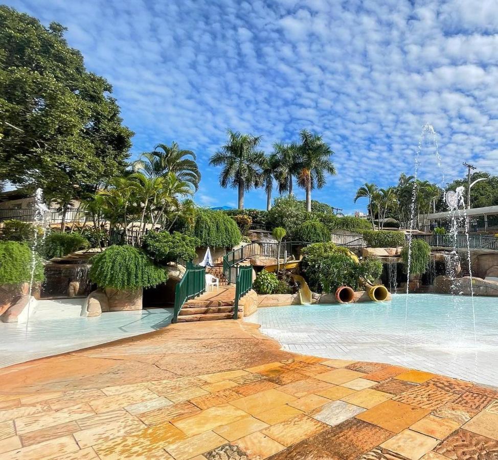 Hotel Diroma Fiori Com Um Dia De Acesso No Acqua Park Diroma Caldas Novas Kültér fotó