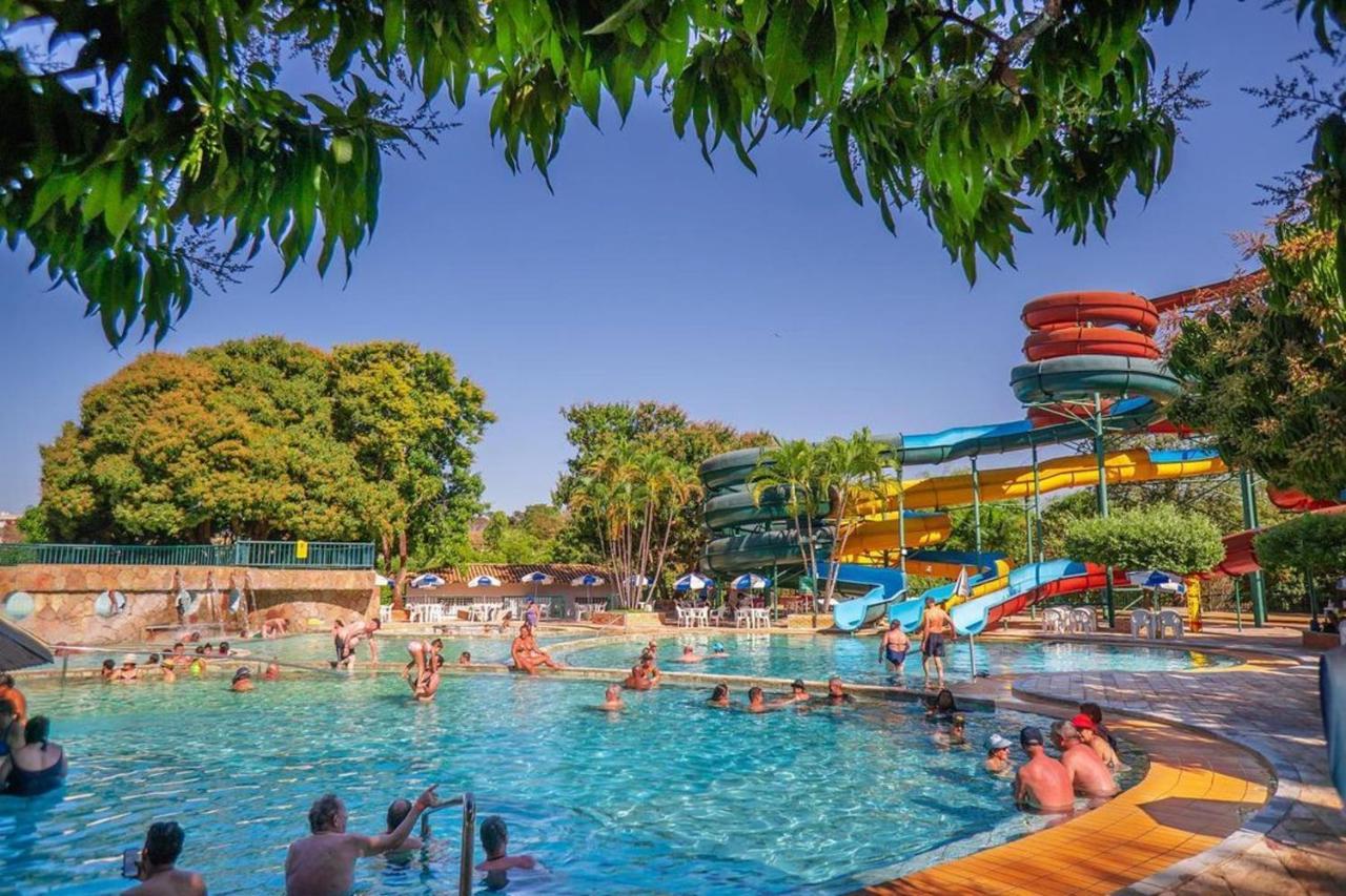 Hotel Diroma Fiori Com Um Dia De Acesso No Acqua Park Diroma Caldas Novas Kültér fotó
